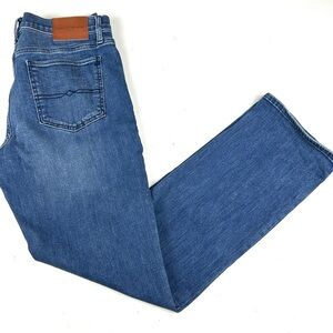 Lucky brand jeans Sweet Mid Rise Straight Size 12 / 31R  Inseam 32in. Blue jeans